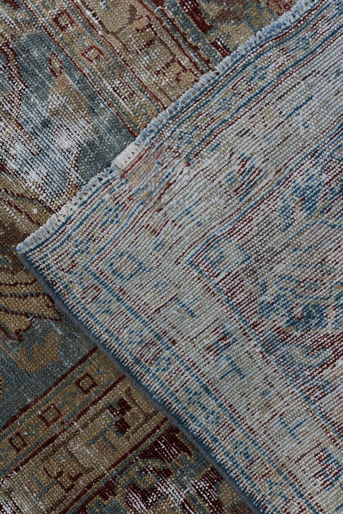 Antique Lilian Area Rug (8' x 10')